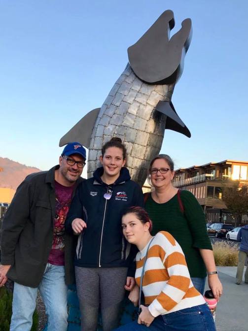 44532030_10215842376166612_5324742175446007808_n